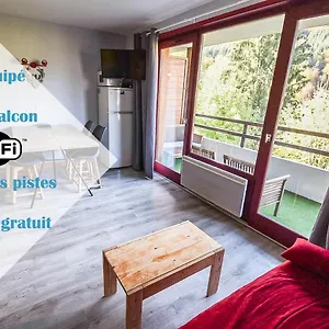 https://lumineux-appt-6-pers-tres-bien-equipe-a-50m-des-pistes.hotels-rhonealpes.com